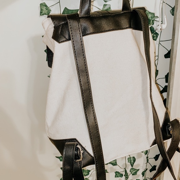 Backpack thing - Picture 2 of 3